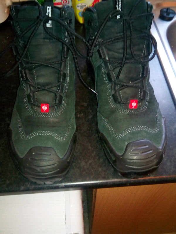strauss safety boots